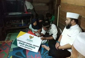 Tebar Kebaikan, Wali Kota Sahur Bareng Warga Padang Serai