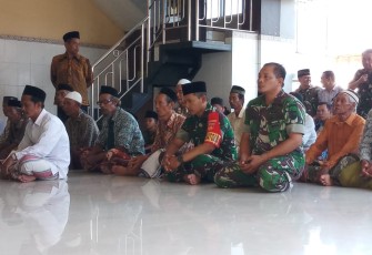Satgas TMMD Utamakan Ibadah dan Menjalin Silaturahmi Dengan Warga