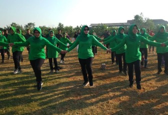 Gelar Senam Bersama di Lokasi TMMD