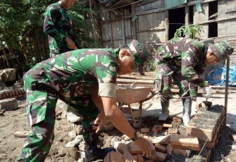 Para Perwira Juga Ikut "Ngrehab" RTLH Warga