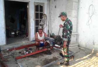 Pekerja Sumur Bor bersama Satgas TMMD Tegal