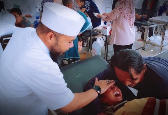 Wali Kota Bengkulu Helmi Hasan Tinjau Langsung Proses Sunatan Gratis 