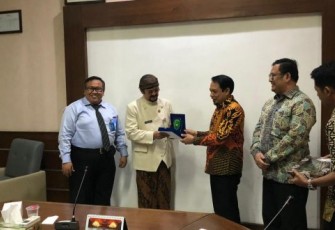 Wakil Wali Kota Bengkulu Dedy  Wahyudi Dan Wakil Wali Kota Solo Ahmad Purnomo Foto Bersama 