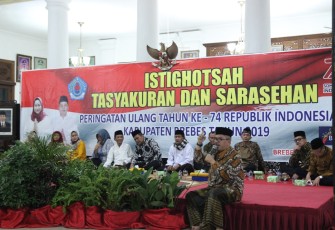 Gus Najib Saat memberikan Tausiah dalam giat Istighosah di Pendopo Kabupaten Brebes
