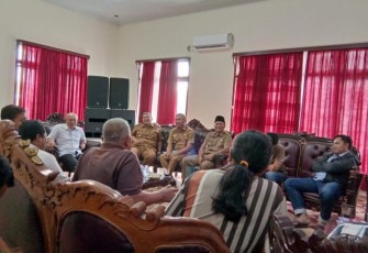 Bupati Bengkulu Selatan Gusnan Mulyadi Rapat Bersama Dengan Pemilik Kolam Air Deras 