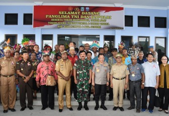 Panglima TNI dan Kapolri Kunjungi Papua
