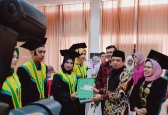 Wakil Wali Kota Bengkulu Dedy Wahyudi Hadiri Wisuda 117 orang Wisudawan dan Wisudawati Akademi Kesehatan Sapta Bakti Bengkulu Tahun Akademi 2018 2019