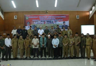 Bupati Bengkulu Selatan Gusnan Mulyadi Foto Bersama 