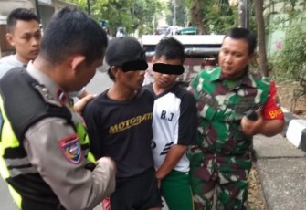 Babinsa dan Bimaspol saat Tangkap Tangan Pemakai dan Pengedar Narkoba