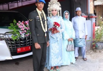 Pasangan Pengantin Yang Menggunakan Aplikasi HD Oto Untuk Pesta Pernikahannya 