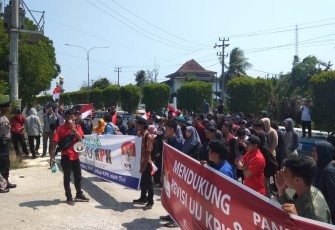 Aksi Massa Dukung Revisi UU KPK di depan Gedung DPRD Provinsi Bengkulu