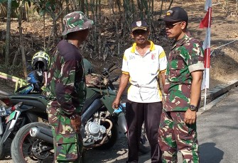 Kapten Inf Taryun Sertu Jumadi dan Kadus Beber Radin lakukan Koordinasi intensif
