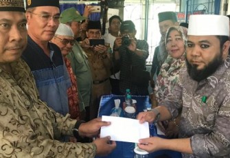 Wali Koata Bengkulu Helmi Hasan Berikan Bantuan Operasional 