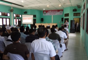 Ratusan pemuda dan pelajar Aceh Singkil saat mengikuti sosialisasi narkoba digedung Pemuda Pasar Singkil.