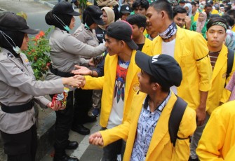 Aksi Unjukrasa Ribuan Mahasiswa di Lhokseumawe Berlangsung Damai