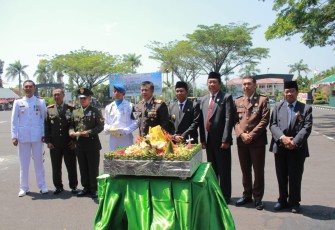 TNI Perekat Bangsa