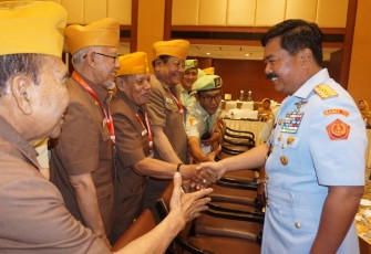 Panglima TNI saat bertemu para veteran