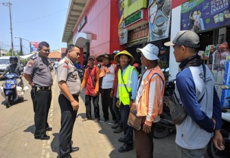 Kapolsek Batang Kota Bina Juru Parkir