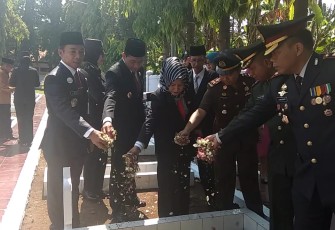 Kodim 0736 Batang Ziarah Kubur Bentuk Rasa Hormat Pada Pahlawan