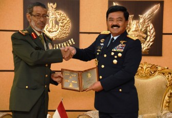 Panglima TNI Terima  Kunjungan Kehormatan  Panglima Angkatan Bersenjata Uni Emirat Arab