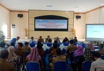 Tim Monev Aceh ketika melakukan pertemuan dengan pihak Pemkab Aceh Singkil diaula Dinas Kesehatan setempat.