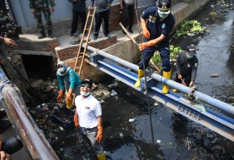 Bupati Wihaji Berdma Forkopimda Bersih - Bersih Sungai 