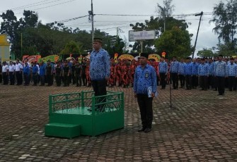 Kajari Aceh Singkil Amrizal Tahar bertindak selaku inspektur upacara peringatan HUT Korpri ke-48 tingkat daerah setempat.