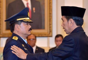 Panglima TNI saat bersama Presiden Jokowi