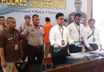 Polisi saat gelar konferensi pers tersangka dan barang bukti