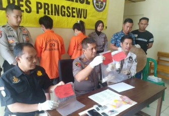 Kapolres Pringsewu AKBP Hamid Andri Soemantri Saat Menggelar Konferensi Pers di Polres Pringsewu