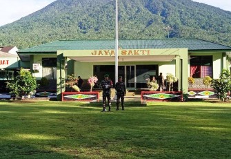 Dandim 1310 Bitung letkol Inf Kusnandar Hidayat saat menyampaikan amanatnya