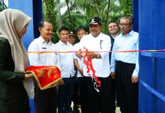 Bupati Bengkulu Utara Mian Resmikan Jembatan Gantung di Desa Teluk Anggung Kecamatan Napal Putih Kabupaten Bengkulu Utara 