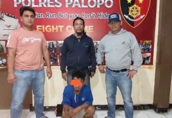 Pelaku saat diamankan tim Polres Palopo