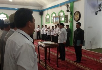 Bupati Lambar Kukuhkan Pengurus Masjid Agung Baiturahim