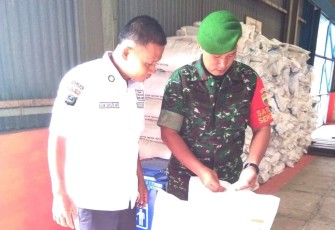 Babinsa Ramil 08/RP Sambangi Gudang Bulog