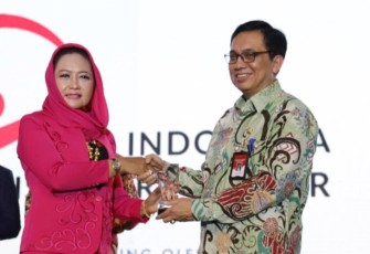 Bupati Tulang Bawang Raih Best In Program Implementation Indonesia 