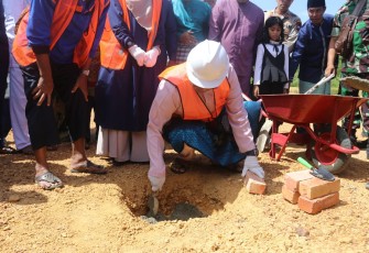 Bupati Bintan Lakukan Peletakan Batu Pertama Pembangunan Masjid Raya Kecamatan Mantang