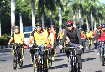 Polres Bersama Kodim 1310 Bitung dan Yonmarhanlan VIII Bersepeda Santai