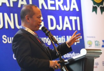 Rektor UIN SGD Bandung Prof. Dr. H. Mahmud M.Si