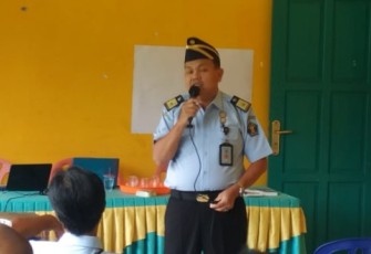 Kepala Bagian Hukum Kementerian Hukum dan Hak Asasi Manusia Bengkulu Winto Berikan Sosialisasi Hukum di Kecamatan Kedurang Kabupaten Bengkulu Selatan 