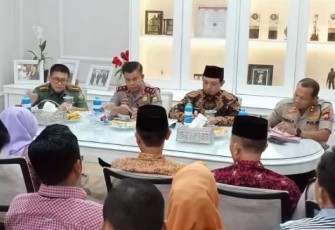Kapolda Bengkulu Irjen Pol Supratman Hadir Dalam Rapat Pembahasan Permasalahan Yang Terjadi di Pasar Panorama Kota Bengkulu 