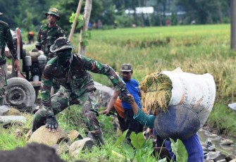 Ini Pekerjaan Tambahan Satgas TMMD Saat Bangun Talud