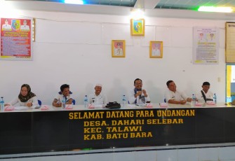 Kadisdik Batu Bara Ilyas Sitorus SE MP.d mewakili Bupati Zahir pada saat memberikan kata sambutan dalam rapat koordinasi