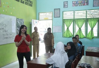 Kadisdik Asahan Lihat Kesiapan Bimtek Siswa Siswi Sempoerna Foundation di SMA Negeri 1 Kisaran