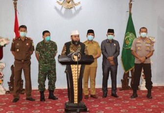Wali Kota Bengkulu Helmi Hasan Melakukan Konferensi Pers 