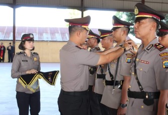 Kapolres laksanakan Sertijab Tiga Perwira Menengah dan Kenaikan Pangkat Setingkat