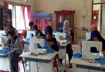 BLK Bersama Karang Taruna OKI Produksi Masker Secara Mandiri