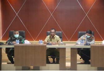 Tim Satgas Covid-19 Raja Ampat menggelar rakor di Aula Wayag Kantor Bupati Raja Ampat