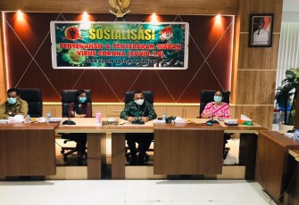 dr Rosenda saat Konferensi Pers di Aula Wayag Kantor Bupati Raja Ampat