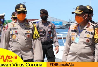Kapolda Bengkulu Irjen Pol Drs. Supratman MH (kiri)